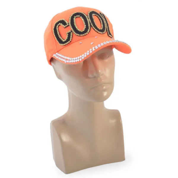 Спортна шапка с надпис COOL 6