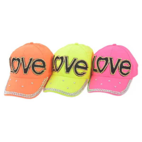Спортна шапка с надпис LOVE 3
