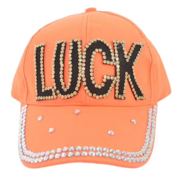 Спортна шапка с надпис LUCK