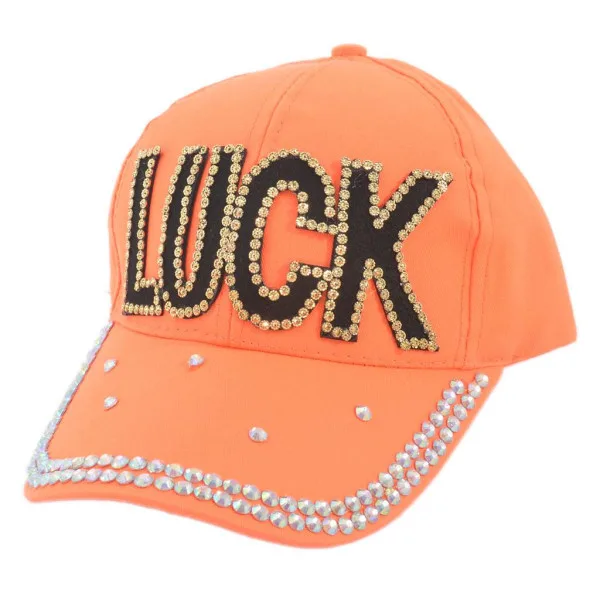 Спортна шапка с надпис LUCK 5